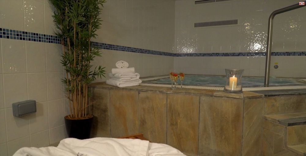 Portrush Adelphi 호텔 외부 사진 A spa