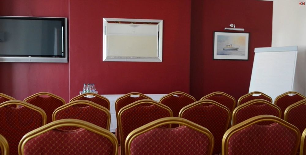 Portrush Adelphi 호텔 외부 사진 The conference room