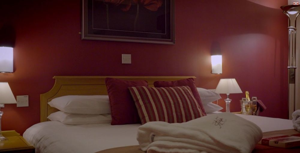 Portrush Adelphi 호텔 외부 사진 A bedroom at the hotel
