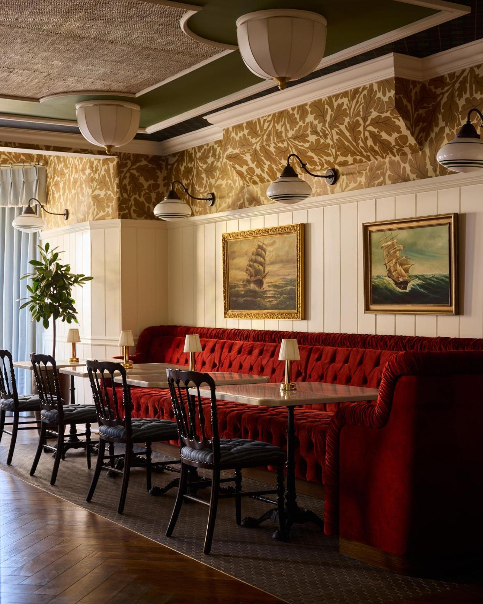 Portrush Adelphi 호텔 외부 사진