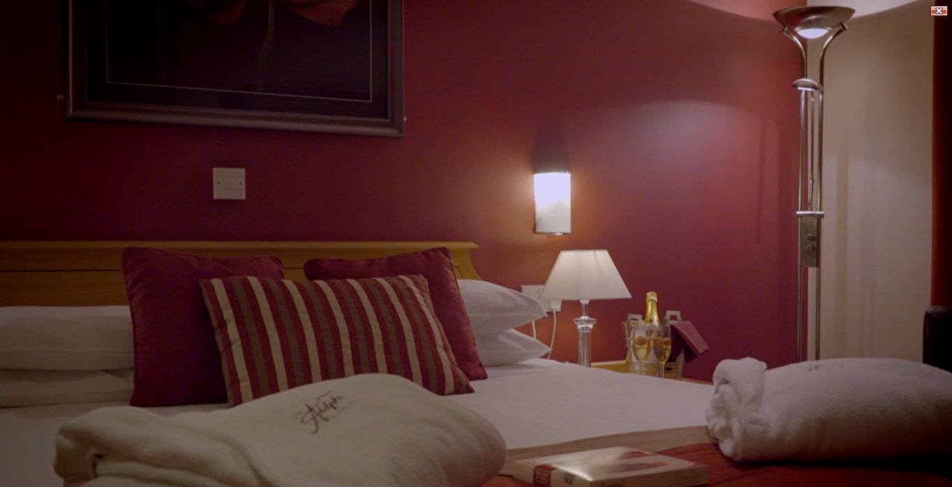 Portrush Adelphi 호텔 외부 사진 A bedroom at the hotel